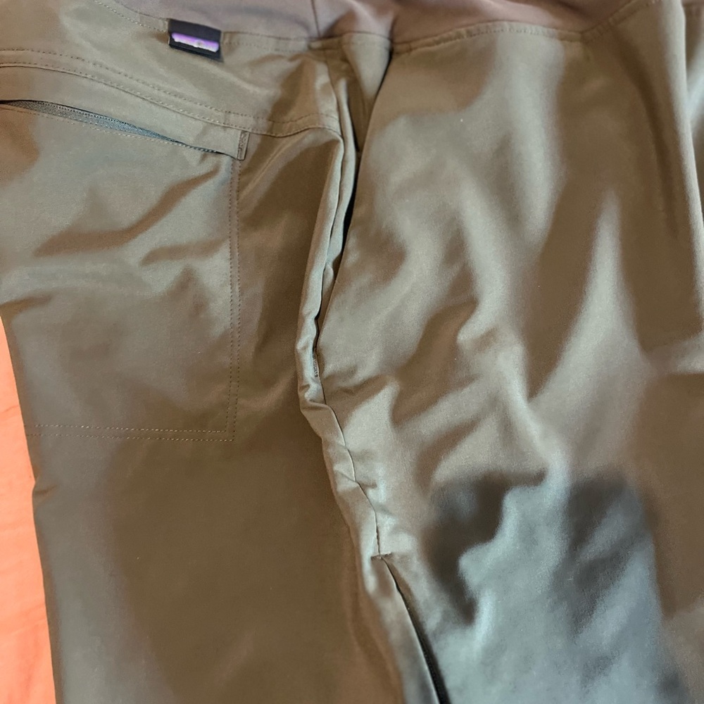 Patagonia Bundle Women's Happy Hike Studio Pants
Size large - Picture 13 of 16